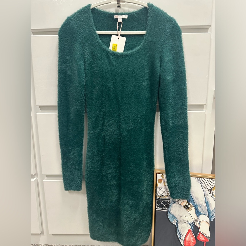 GB NEW WITH TAGS!
Long Sleeve Eyelash Bodycon Dress